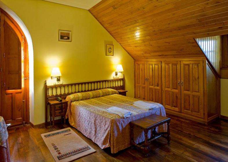 Hotel Restaurante La Casilla Cangas De Narcea Δωμάτιο φωτογραφία
