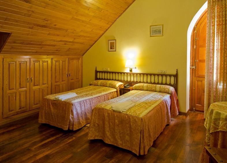 Hotel Restaurante La Casilla Cangas De Narcea Δωμάτιο φωτογραφία