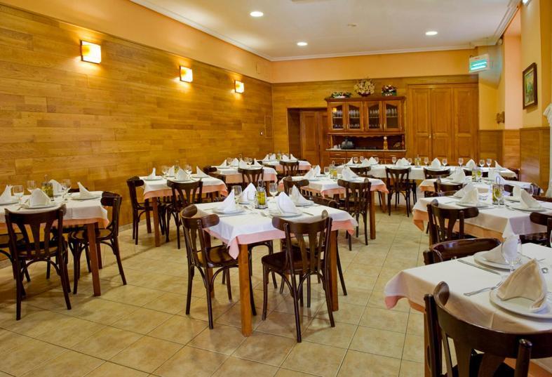 Hotel Restaurante La Casilla Cangas De Narcea Εξωτερικό φωτογραφία